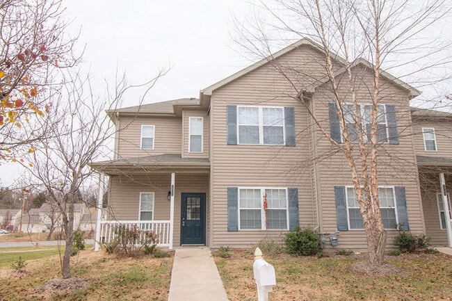 Building Photo - 1945 Center St