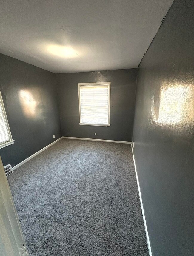 Photo - 15714 Novara St