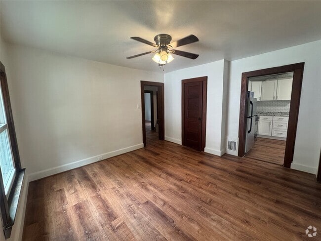 Building Photo - 308 Mersereau Ave Unit 2 Rental