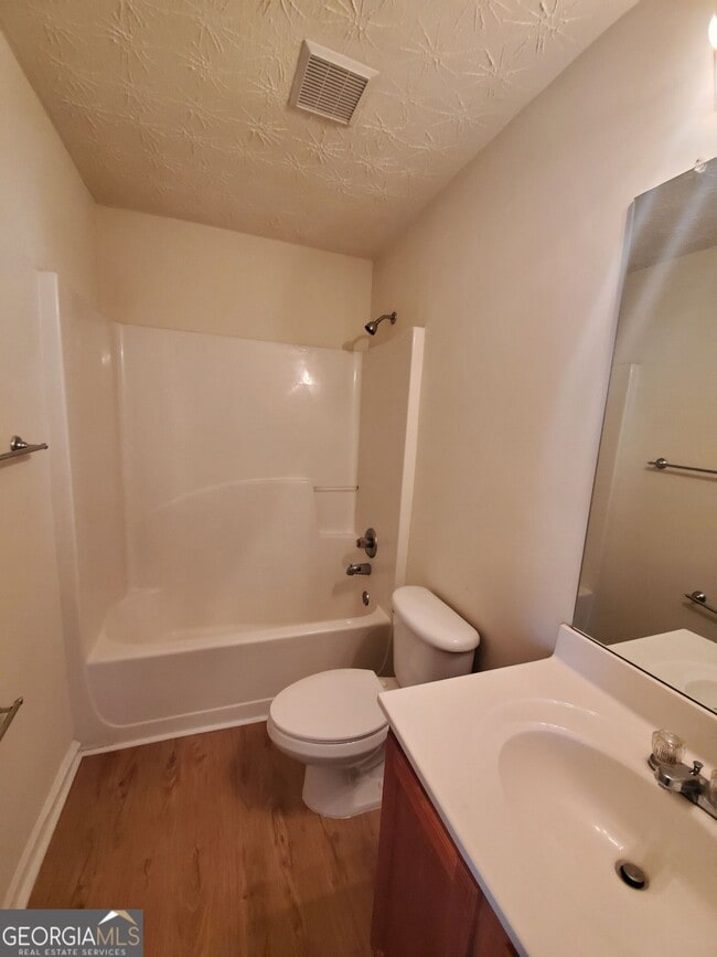 Photo - 1592 Thornwick Trace