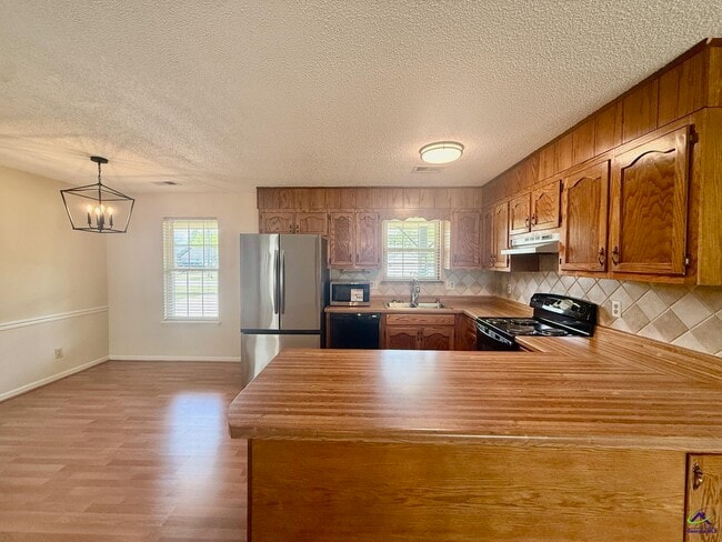 Photo - 104 Water Dr