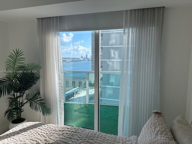 Photo - 41 SE 5th St Unidad 1201