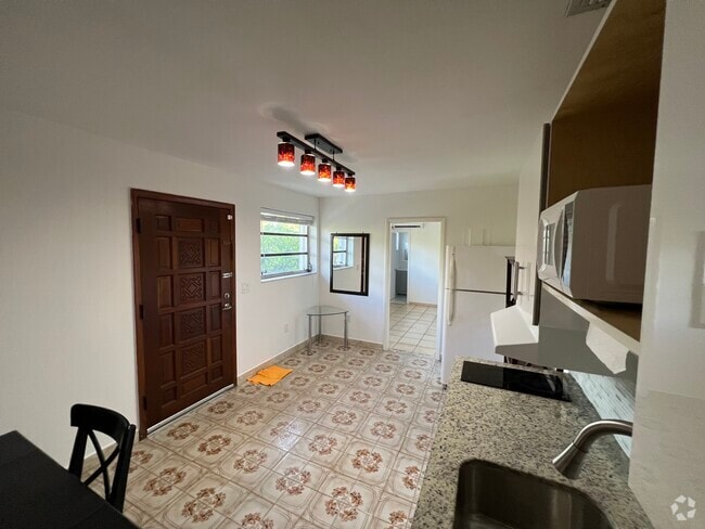 Building Photo - 501 SW 60th Ct Rental