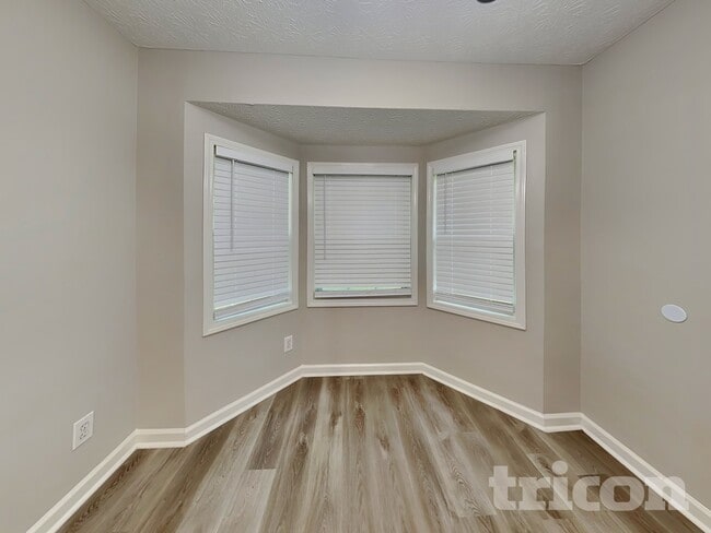 Photo - 1567 Kimberly Pl