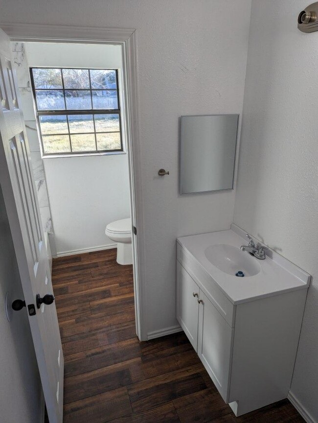 center bath - 107 W Mesquite St