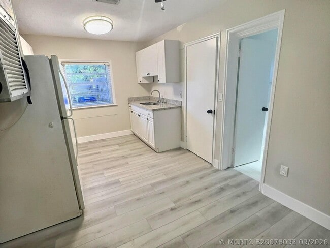 1122 SW 2nd Ct