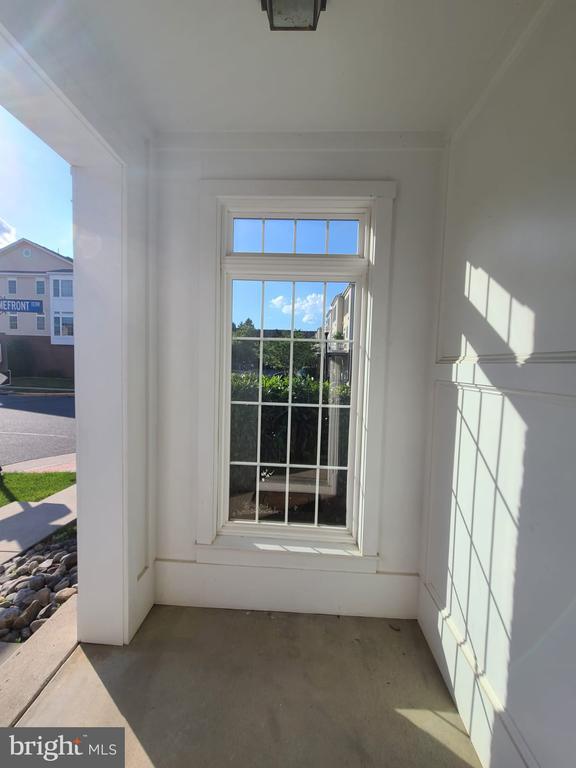 Building Photo - 42625 Homefront Terrace