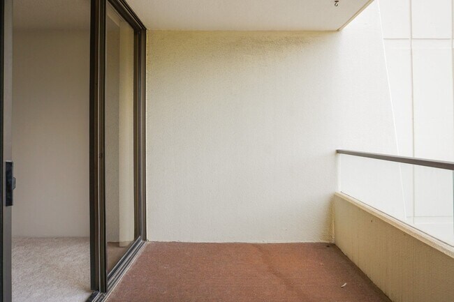 Photo - Mott-Smith Laniloa Studio Unit Unit 609