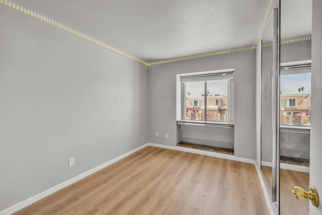 Photo - 4439 E Wood St Unidad 4439 E Wood St