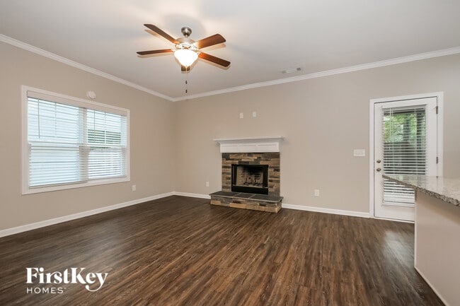 Photo - 28 E Newnan Rd