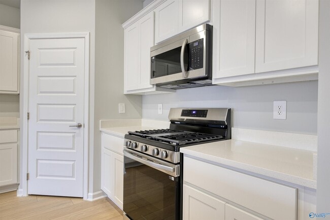 Photo - 12392 Whitcomb Cir