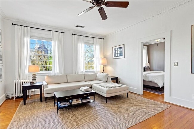 Photo - 1 S Prado NE Unidad 5