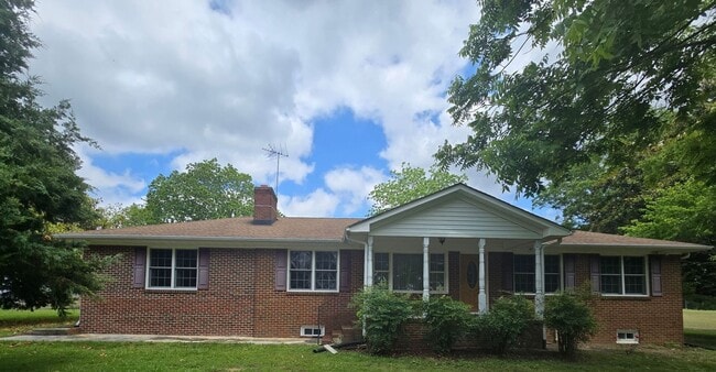 3 bedroom home in Prince George County - 3 bedroom home in Prince George County