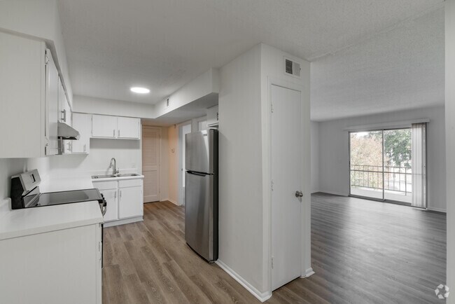 1BR, 1BA - 800SF - Kitchen & Living Room