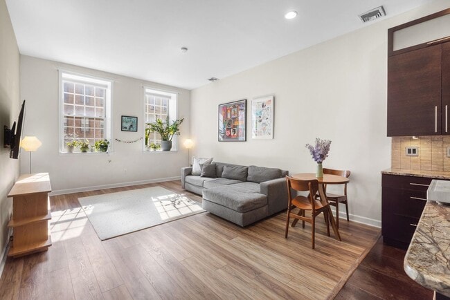 Building Photo - 222 Clinton St Unit 13