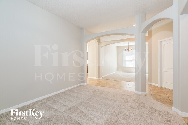 Photo - 1981 The Oaks Blvd