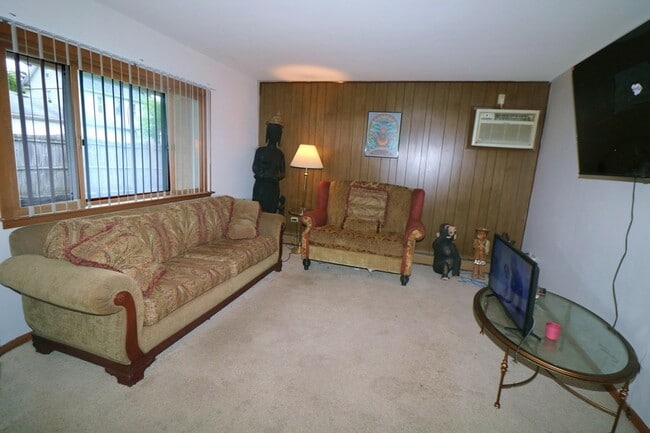 220 Griffing Ave
