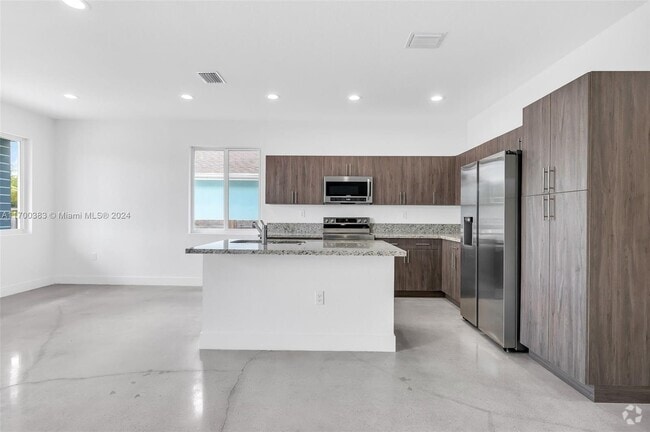 Building Photo - 616 NW 15th Ave Rental