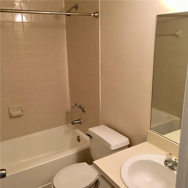 Photo - 351 Palm Way Unit 307
