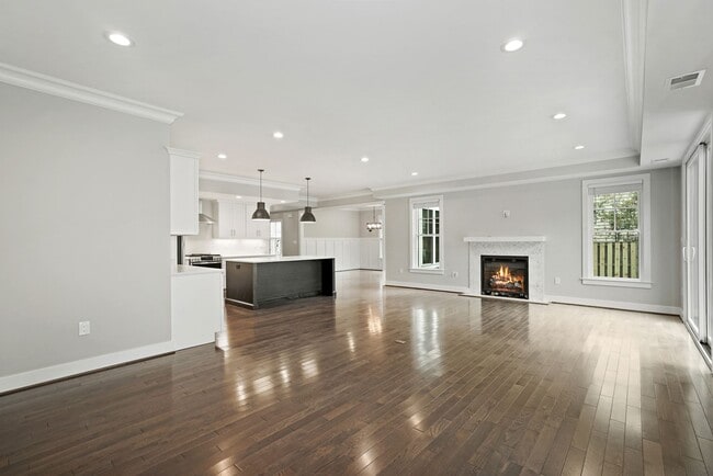 Photo - 517 Great Falls St