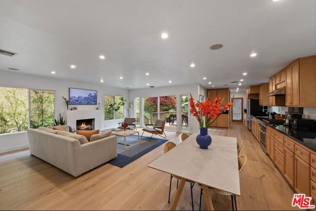 Photo - 3520 Mandeville Canyon Rd Casa