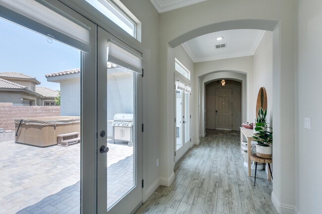 Photo - 65 Teahouse St