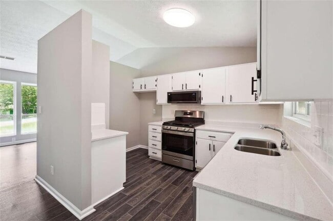 Photo - 1819 Singer Way