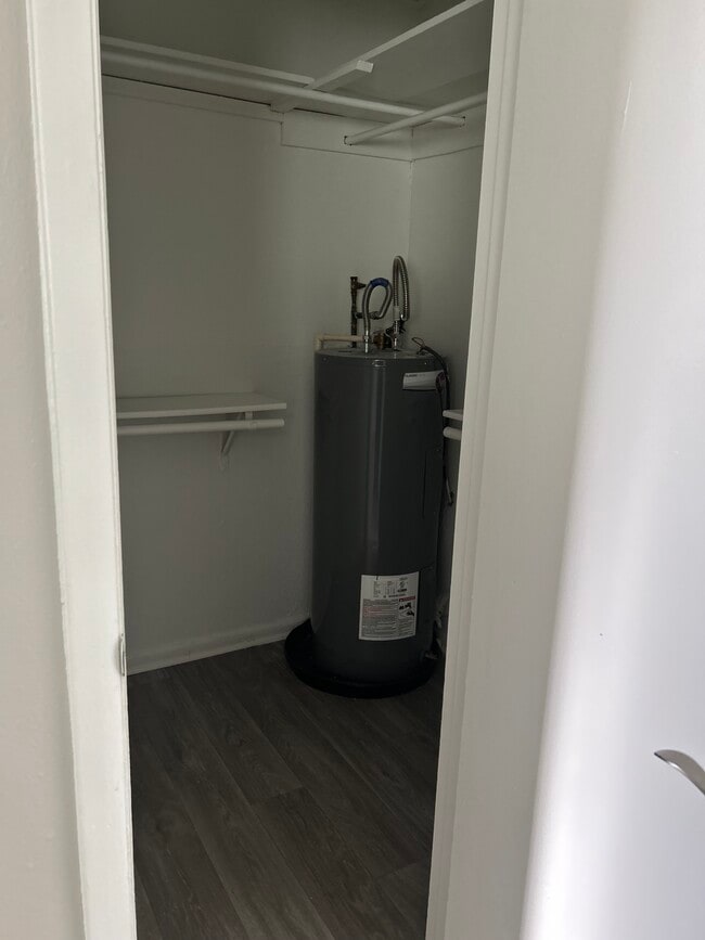 Photo - 3200-3200 Grider Cir