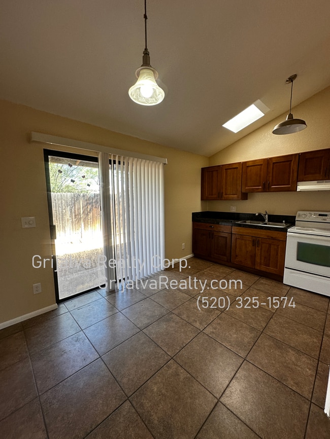 Photo - 2020 N Madelyn Ave Unit 2022