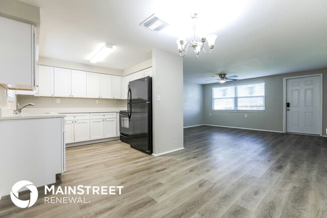 Photo - 60 Harwich Cir