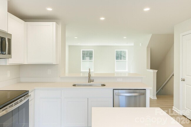 Photo - 8025 District Dr