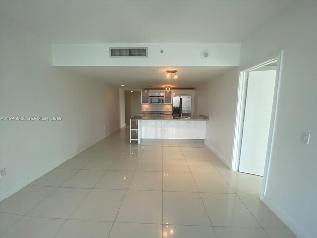 Photo - 185 SW 7th St