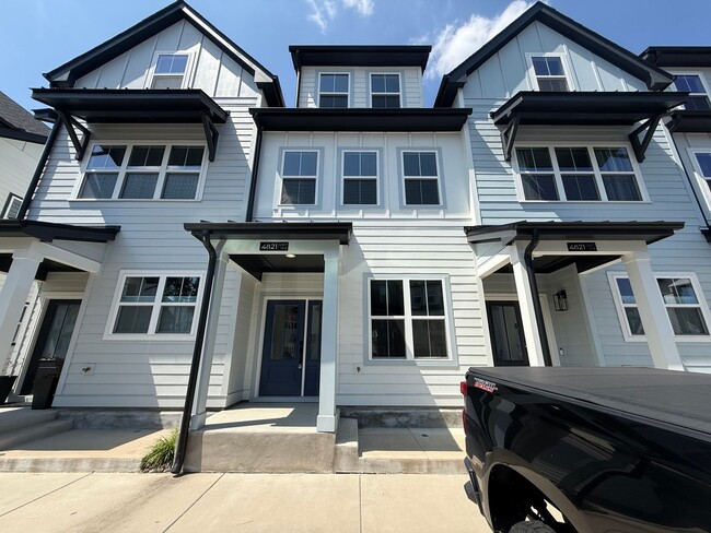 Building Photo - **OFFERING $125 RENT DISCOUNT FOR FIRST 6 MONTHS** Newly Built 4BD, 3.5BA Raleigh Townhome in a G...