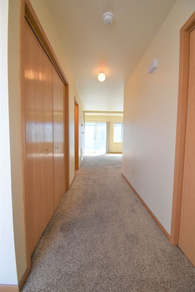 Photo - Townhouse style 2bed 1.5bath with attached garage Unidad B