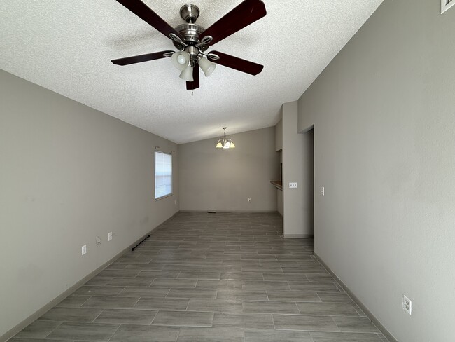 Photo - 1958 Crystal Grove Dr Unit Apt 4