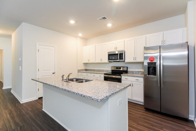 Photo - 215 Dorian Lp