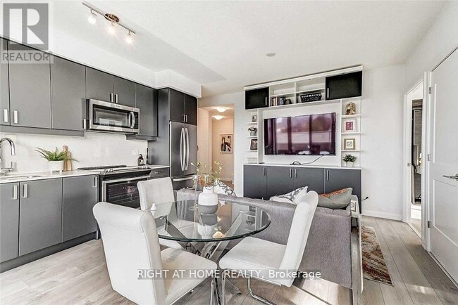 Photo - 7895 Jane St Unit 213