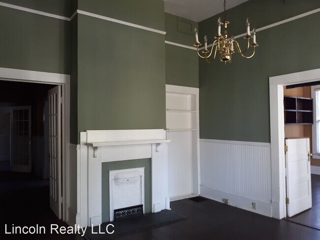 Photo - 5 br, 3 bath House - 108 E Adair St