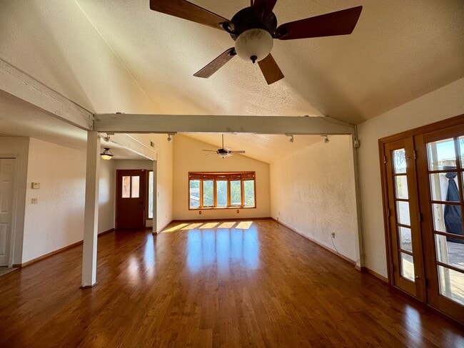 Photo - 2555 Westridge Dr