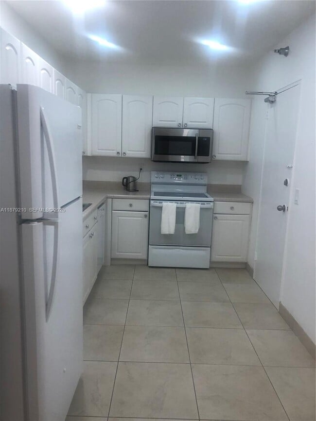 Photo - 10185 Collins Ave Unit 1016