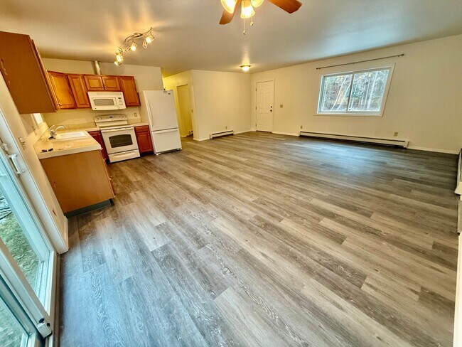 Photo - 3bd, 2 bath Home for Rent w/ Large 2 Car G...