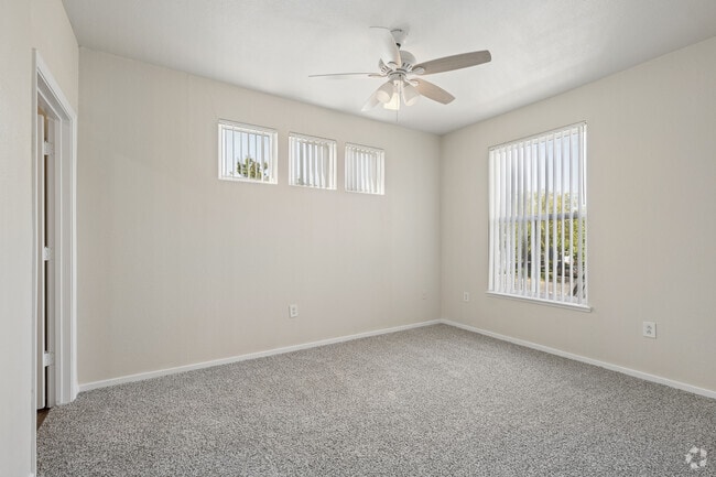 2BR, 2BA - 1,000SF - Primary Bedroom