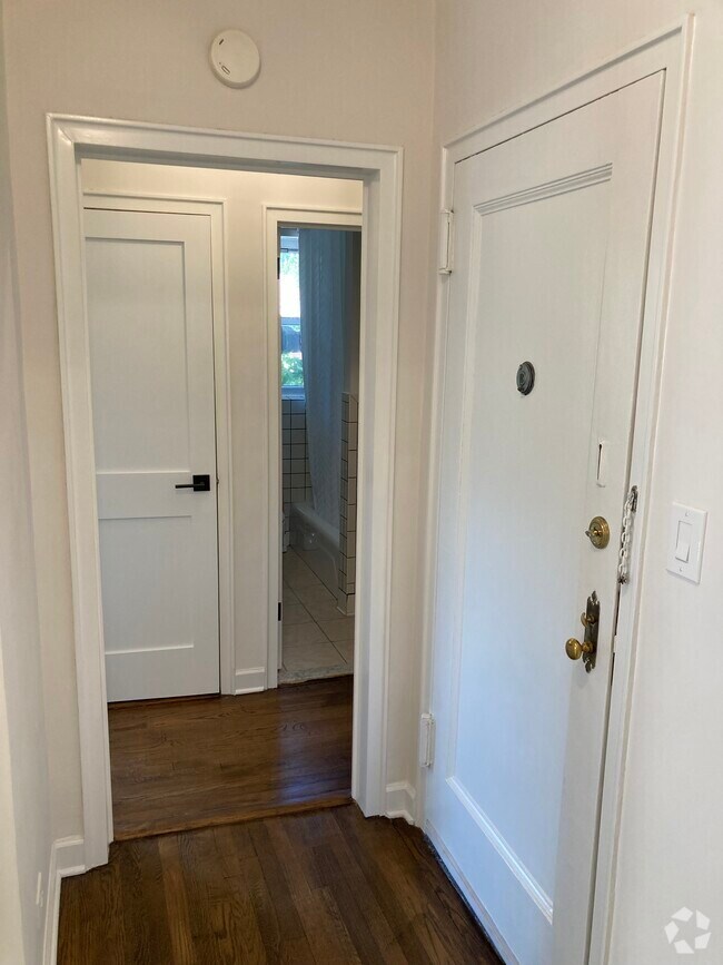 Building Photo - 100 Woodside Grn Unit 1A Rental