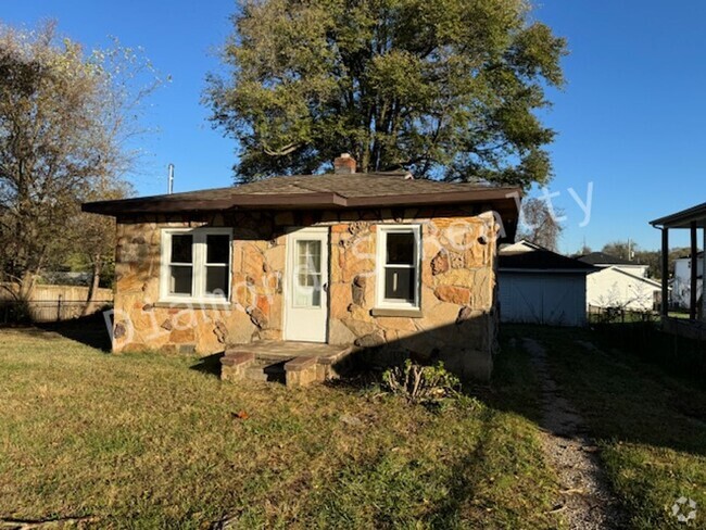 Building Photo - Adorable Stone 1 Bedroom Home Available!