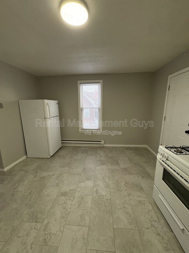 Photo - 1826 NE Jackson St