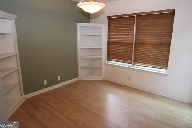 Photo - 107 Shearman Way