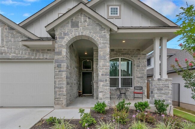 Photo - 563 Saturnia Dr