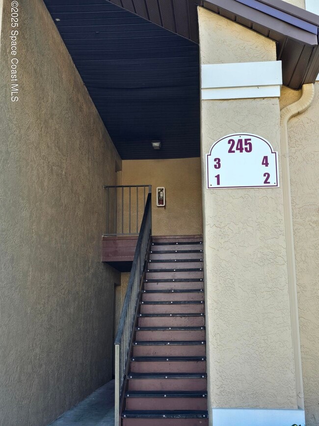 Building Photo - 245 Spring Dr Unit 3