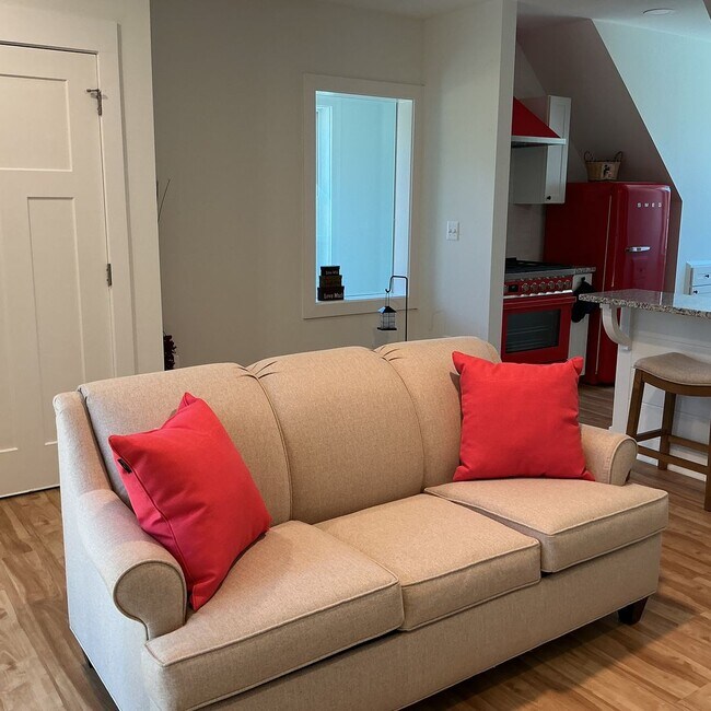 Photo - Perfect 1 Bedroom Fully Finished Apartment