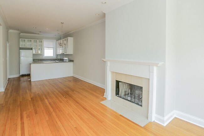 Photo - 3852 N Southport Ave